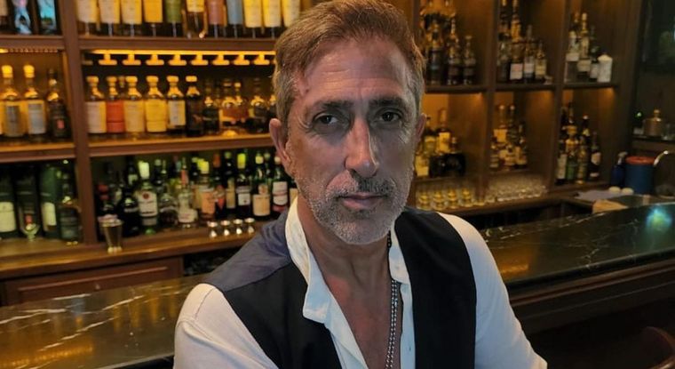 El artista apostó por el amor de nuevo, tras su separación de Emilia Attias. El artista apostó por el amor de nuevo, tras su separación de Emilia Attias.