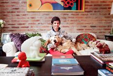 conoce por dentro la glamorosa casa estilo antiguo de robertito funes ugarte