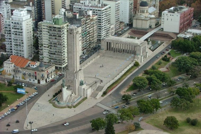 El Monumento a la Bandera, en Rosario, se inauguró en 1957.