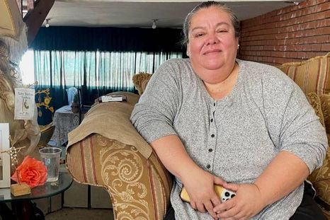 A Brenda Carmona le mataron al esposo en 2011; acudió a las autoridades, declaró, colaboró y a cambio dice haber recibido "revictimización sistemática". En 2024 le mataron a su hijo mayor. Se declara escéptica de cualquier iniciativa oficial. A Brenda Carmona le mataron al esposo en 2011; acudió a las autoridades, declaró, colaboró y a cambio dice haber recibido "revictimización sistemática". En 2024 le mataron a su hijo mayor. Se declara escéptica de cualquier iniciativa oficial.