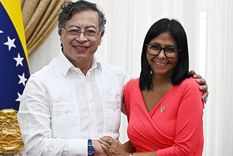 Petro con Rodríguez este viernes en Caracas.