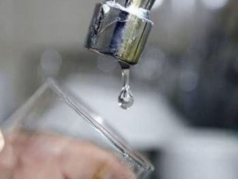 La disponibilidad de agua para consumo domiciliario y riego durante el verano podría verse afectada por la escasez de agua en los embalses