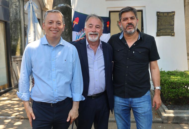 Fernando Gray y Carlos Bianco en un acto homenaje a Manuel Dorrego