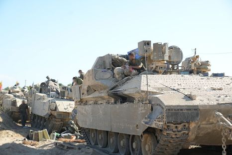 El acuerdo de alto el fuego comenzó en Gaza, y se espera el lunes la presencia del presidente de Estados Unidos, Donald Trump. El acuerdo de alto el fuego comenzó en Gaza, y se espera el lunes la presencia del presidente de Estados Unidos, Donald Trump.