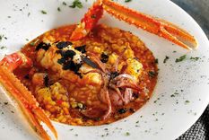 Admira este sabrosísimo arroz caldoso de mariscos que se ganará tu corazón Admira este sabrosísimo arroz caldoso de mariscos que se ganará tu corazón