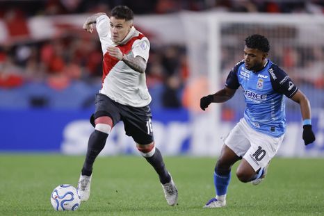 Fabricio Bustos fue uno de los jugadores de River reprobados por la gente ante Blooming. Fabricio Bustos fue uno de los jugadores de River reprobados por la gente ante Blooming.