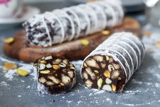 increible: salamin de chocolate y pistachios al estilo italiano increible: salamin de chocolate y pistachios al estilo italiano