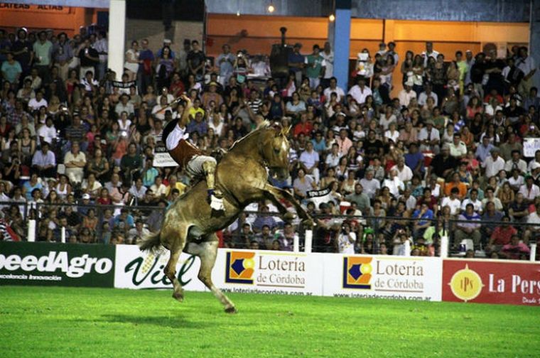 Las intensas lluvias que se registran este viernes en Córdoba obligaron a suspender la jornada inaugural del Festival de Jesús María 2026.
