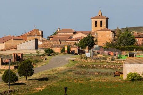 Arenillas busca familias que quieran mudarse al pueblo con vivienda gratuita y empleo asegurado. Arenillas busca familias que quieran mudarse al pueblo con vivienda gratuita y empleo asegurado.