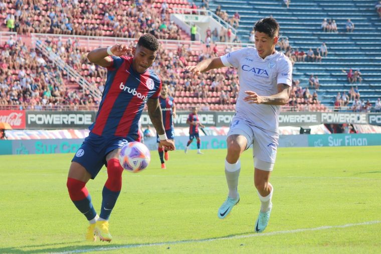 Godoy Cruz recibe a San Lorenzo en Mendoza Foto: Télam