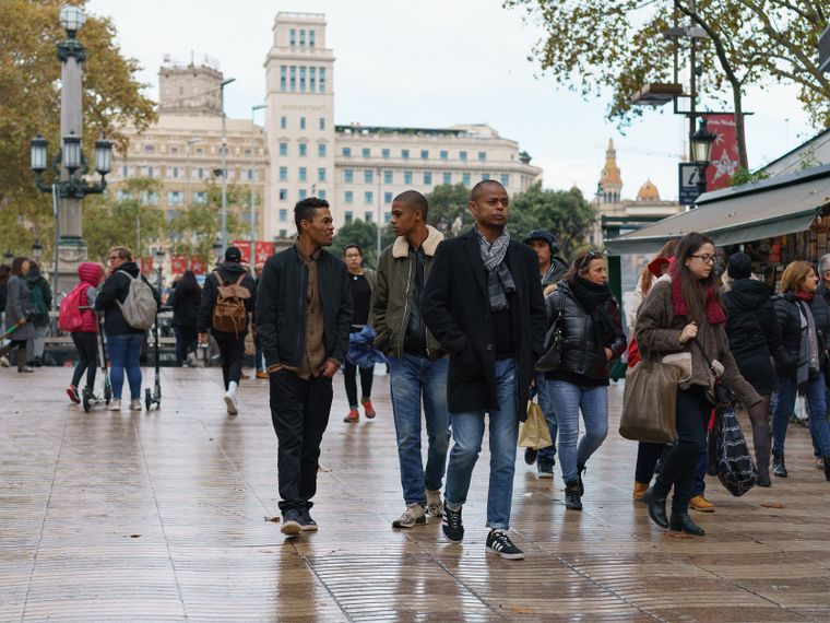 Baleares, Cataluña y Madrid concentran los mayores porcentajes de población nacida en el extranjero, según el reporte.