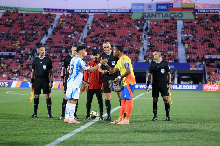El diputado colombiano David Ruiz Gómez cuestionó la falta de “mentalidad ganadora” del fútbol cafetero tras la derrota ante Argentina Sub 20.