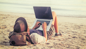 La “ociofobia” es el miedo que surge de la creencia de que el ocio es improductivo o un desperdicio, llevando a una necesidad compulsiva de estar ocupado, incluso en vacaciones.