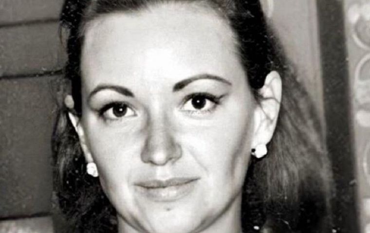 Su primera esposa era argentina.