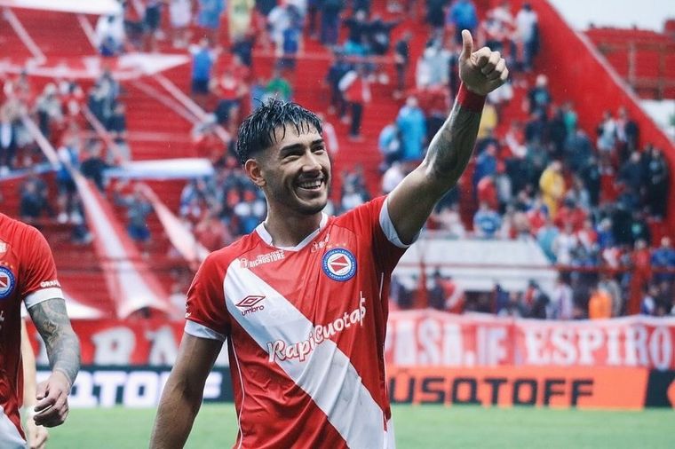 Vega estuvo cerca de llegar a River, pero Argentinos aceptó la oferta superior del Zenit. Vega estuvo cerca de llegar a River, pero Argentinos aceptó la oferta superior del Zenit.