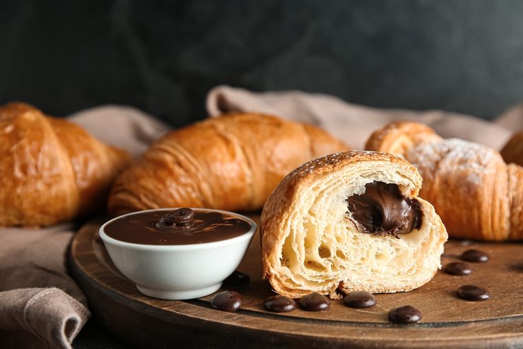En Argentina, esta receta es furor en cafés: es una versión gourmet de la clásica medialuna que se sirve con latte, submarino o mate. En Argentina, esta receta es furor en cafés: es una versión gourmet de la clásica medialuna que se sirve con latte, submarino o mate.