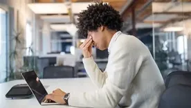 La incomodidad es ese momento en que la vida pierde su evidencia.