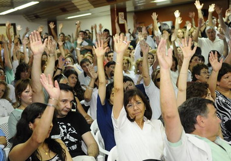 Mañana votarán los trabajadores estatales un plan de lucha. Foto: Archivo / MDZ