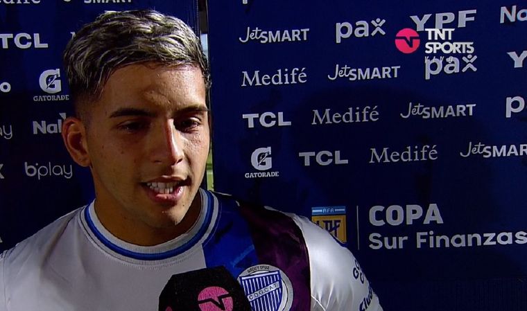 El habilidoso futbolista anotó el primero de los goles de su equipo en condición de visitante.