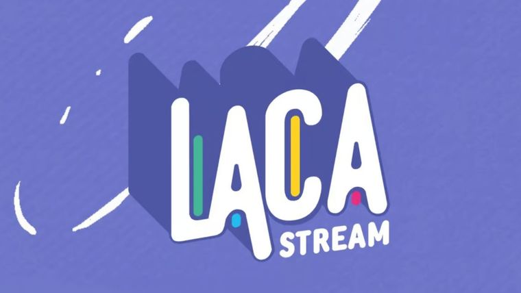 La entrada del estudio de streaming fue vandalizada por un grupo de fervientes militantes de la exvicepresidenta.