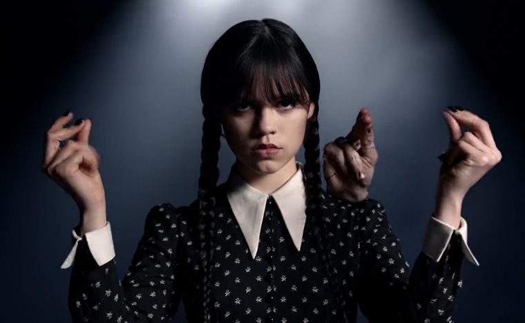 Foto: https://la-lista.com/entretenimiento/2022/06/06/jenna-ortega-se-convierte-en-la-merlina-de-la-serie-de-tim-burton