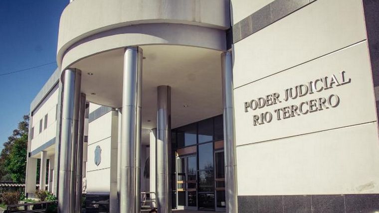 El condenado por abuso sexual violó en forma reiterada a dos hijas y una hijastra. Una de ellas quedó embarazada y dio a luz un hijo de él.