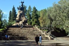 proponen que los beneficiarios de planes sociales limpien el parque de mendoza proponen que los beneficiarios de planes sociales limpien el parque de mendoza