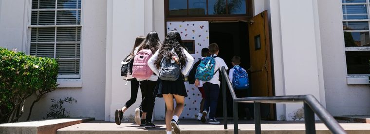 La DGE le pidió a los padres que revisen las mochilas de sus hijos. La DGE le pidió a los padres que revisen las mochilas de sus hijos.