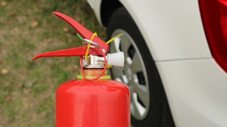 Cada cuánto recargar el matafuegos del auto