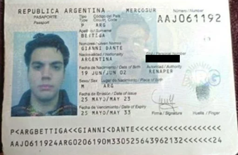 Un padre difundió la imagen del pasaporte de su hijo, Dante Bettiga, luego de que fuera enviado al frente de la guerra ruso-ucraniana.&nbsp;