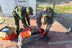 Gendarmes detectaron dos bultos con cocaína ocultos en aparatos tecnológicos en un micro de larga distancia Foto: Gendarmería Nacional Argentina