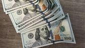 El dólar cerró la última rueda antes de las elecciones por encima de los 1500 pesos, mostrando cierto nerviosismo en el mercado. El dólar cerró la última rueda antes de las elecciones por encima de los 1500 pesos, mostrando cierto nerviosismo en el mercado.