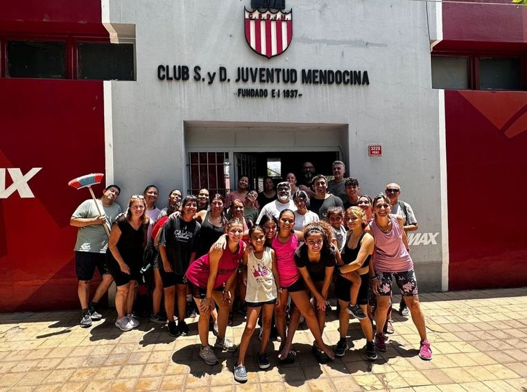 Actualmente, Juventud Mendocina disputa todas las categorías del básquet femenino de la federación. Actualmente, Juventud Mendocina disputa todas las categorías del básquet femenino de la federación.