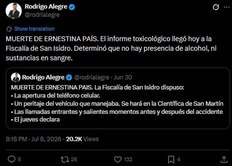 El periodista notificó la información. El periodista notificó la información.