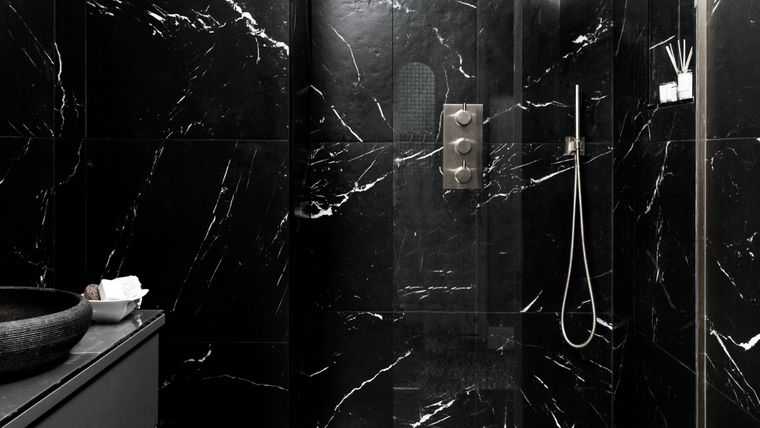 El negro es un color poco convencional que combina elegancia chic y estilo vanguardista. Foto: Ripples