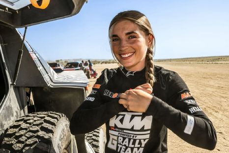 Puck Klaassen hizo historia en el Rally Dakar y se convirtió en la quinta mujer en ganar una etapa. Puck Klaassen hizo historia en el Rally Dakar y se convirtió en la quinta mujer en ganar una etapa.