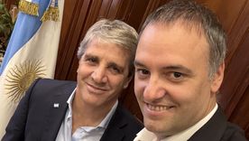 Manuel Adorni con Luis Caputo. Manuel Adorni con Luis Caputo.