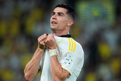 Cristiano Ronaldo finalmente pudo salir campeón con Al-Nassr. Cristiano Ronaldo finalmente pudo salir campeón con Al-Nassr.