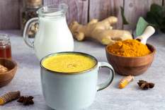 El elixir perfecto: receta de leche dorada antiinflamatoria.