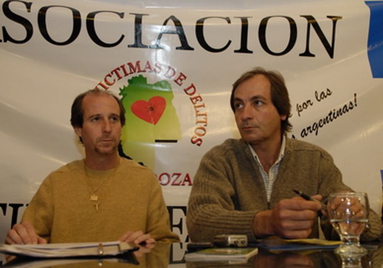 Alejandro Gil (izquierda) hizo un acuerdo con el gobierno provincial. Foto: Marcelo Ruiz/MDZ