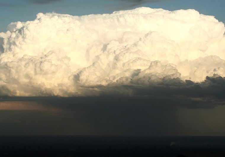 Las grandes tormentas de granizo en Mendoza, producen cerca de un 80% de las pérdidas por contingencias climáticas. Foto: Archivo / Nacho Gaffuri