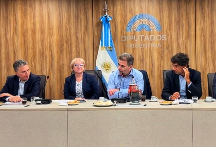 Nicolás Dujovne, Silvana Giudici, Cristian Ritondo y Hernán Lacunza