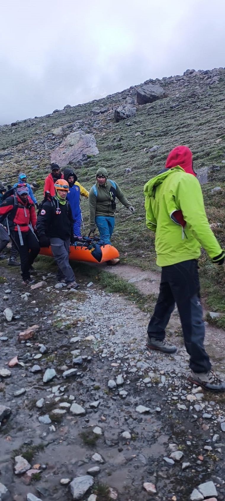 La andinista fue rescatada por personal de la UPRAM tras resultar lesionada Foto: Ministerio de Seguridad de Mendoza