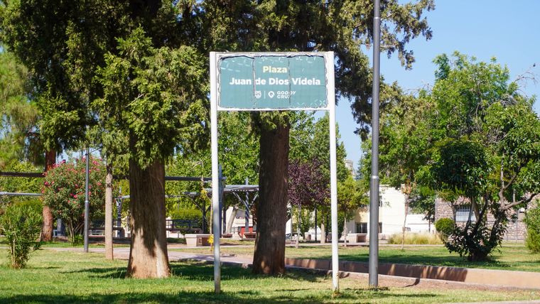 La plaza Juan de Dios Videla, el núcleo de reuniones de los jóvenes de la zona y donde comenzó el tiroteo. La plaza Juan de Dios Videla, el núcleo de reuniones de los jóvenes de la zona y donde comenzó el tiroteo.