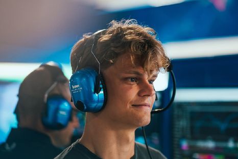 Aron reemplazará a Colapinto en la FP1 del Gran Premio de Italia en Monza. Aron reemplazará a Colapinto en la FP1 del Gran Premio de Italia en Monza.