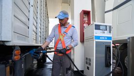 YPF amplía la disponibilidad de Azul 32 con modalidad en surtidor en 80 estaciones YPF amplía la disponibilidad de Azul 32 con modalidad en surtidor en 80 estaciones