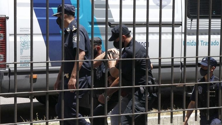 El policía González está detenido acusado de asesinar a Luciano Olivera en Miramar