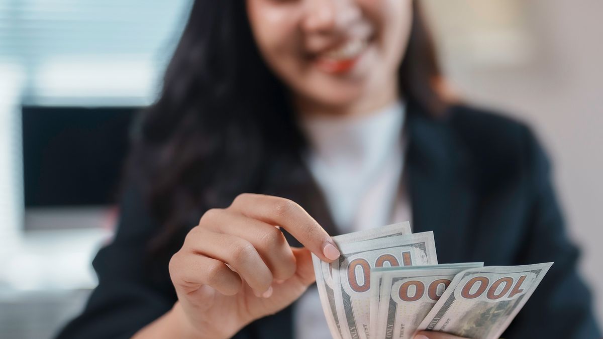El motivo por el que suben los bonos y cae el riesgo país es