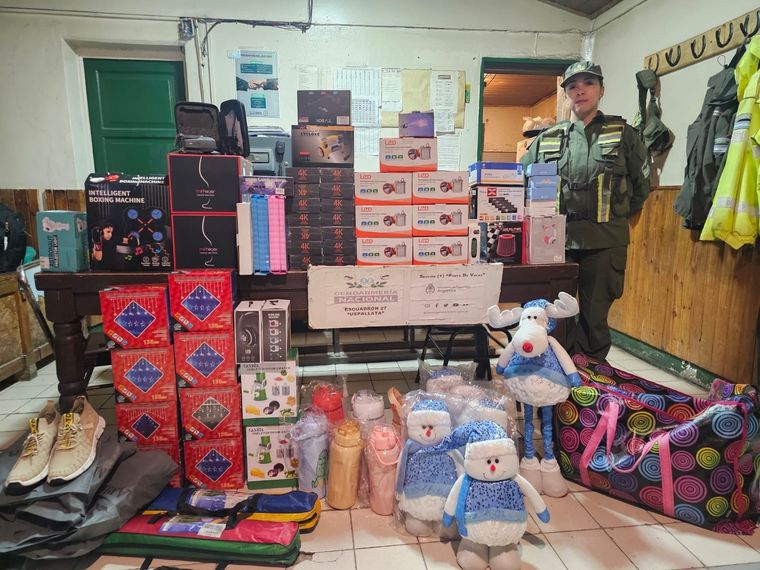 Parte de los contrabandos incautados. Foto: Gendarmería Nacional.