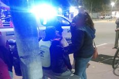 Efectivos de Gendarmería hallaron a un menor que lloraba y necesitaba ayuda y lo asistieron hasta el reencuentro con su madre Foto: Gendarmería Nacional